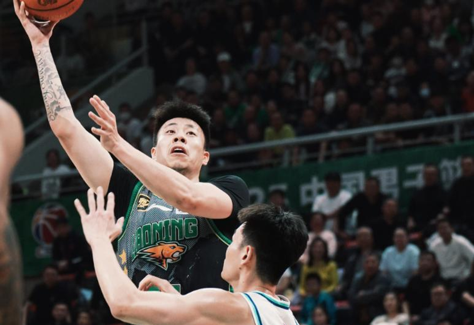 广州队翻盘青岛队,锡安点燃赛场 广州队翻盘青岛队,锡安点燃赛场