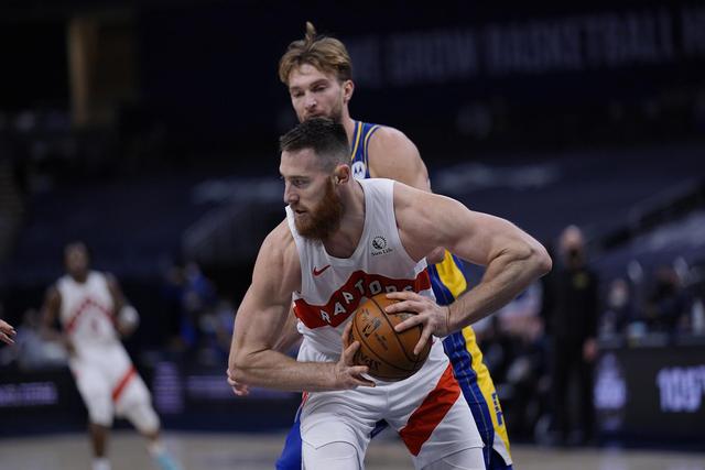 太阳碾压步行者，范弗利特统治全场