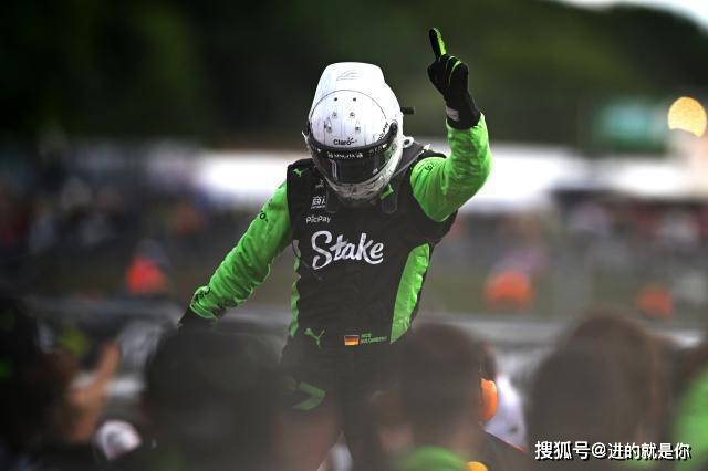 雷诺车队险胜威廉姆斯，汉密尔顿关键制胜