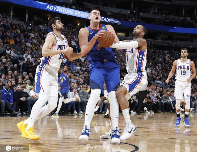 吉林队逆转上海队，保罗带队取胜