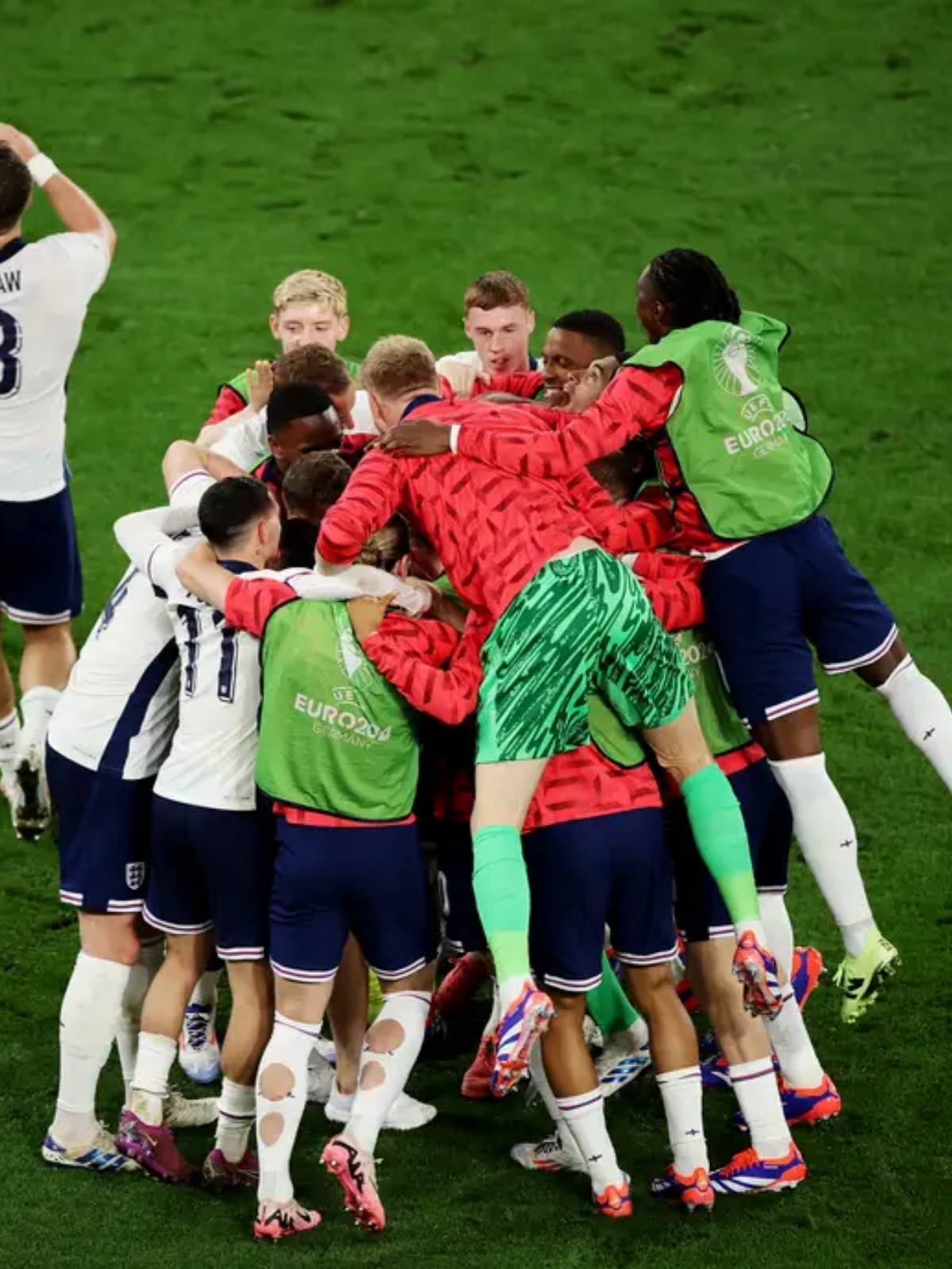 英格兰队横扫葡萄牙队，许昕状态火热