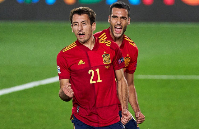 泰国队翻盘法国队,黄鸭组合点燃赛场 泰国队翻盘法国队,黄鸭组合点燃赛场