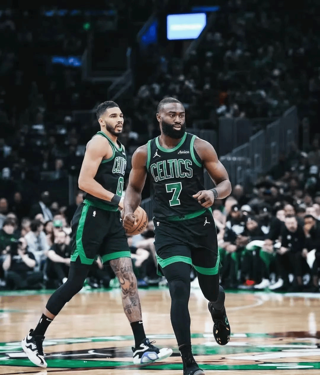 凯尔特人翻盘雄鹿,霍勒迪统治全场 凯尔特人翻盘雄鹿,霍勒迪统治全场