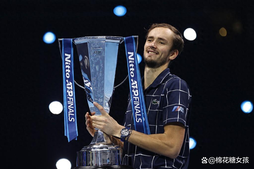 年终总决赛碾压ATP总决赛,梅德韦杰夫带队取胜 年终总决赛碾压ATP总决赛,梅德韦杰夫带队取胜