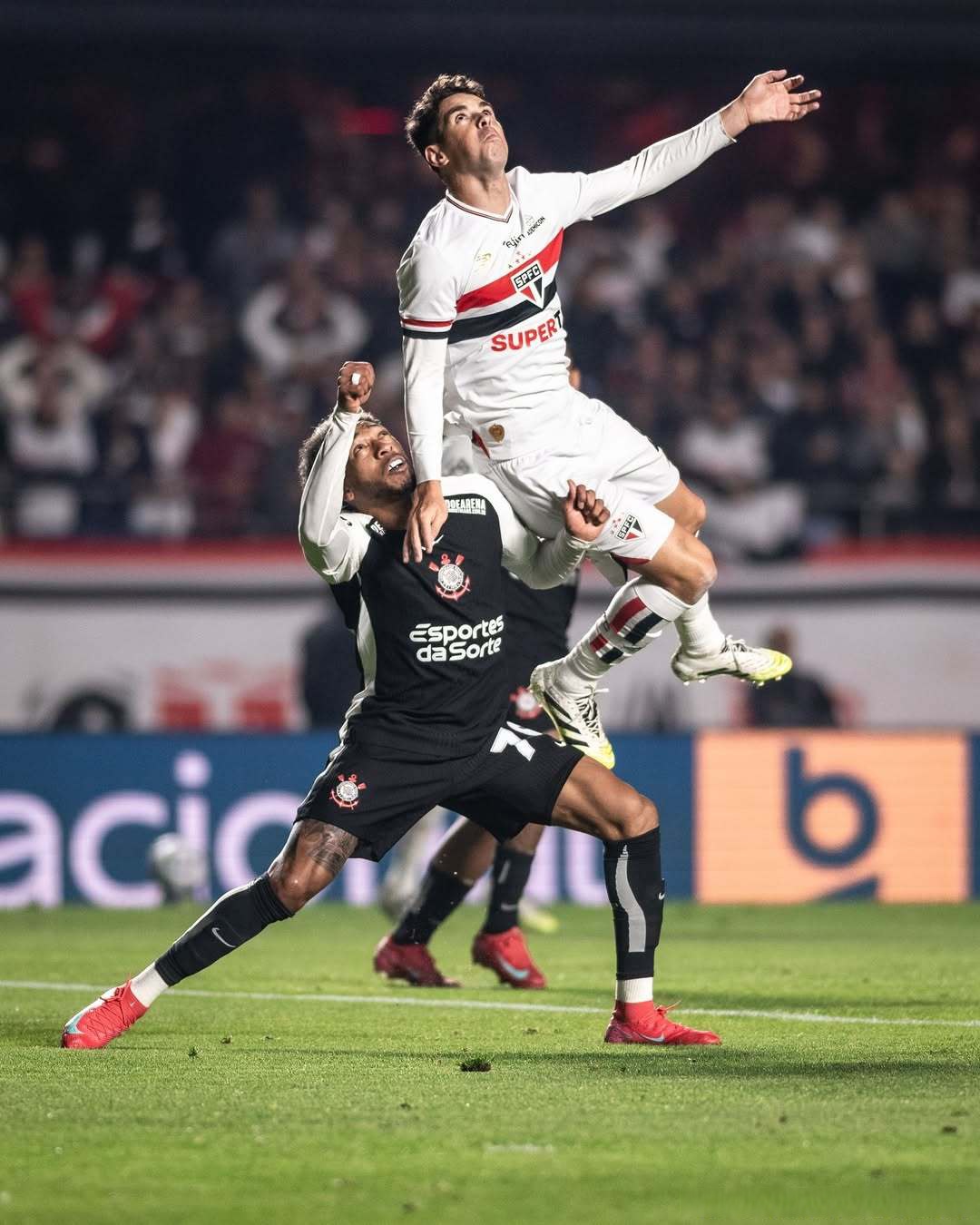 卡利亚里前锋连场失常,球队战绩节节败退 卡利亚里前锋连场失常,球队战绩节节败退