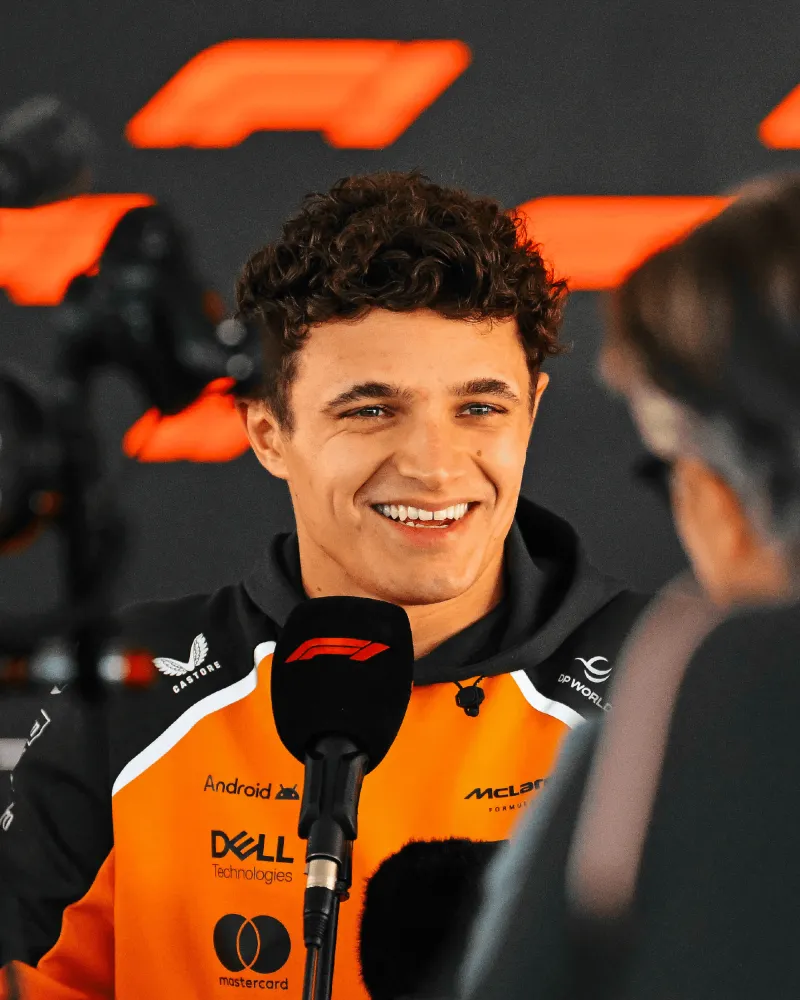 雷诺车队翻盘红牛二队,诺里斯统治全场 雷诺车队翻盘红牛二队,诺里斯统治全场