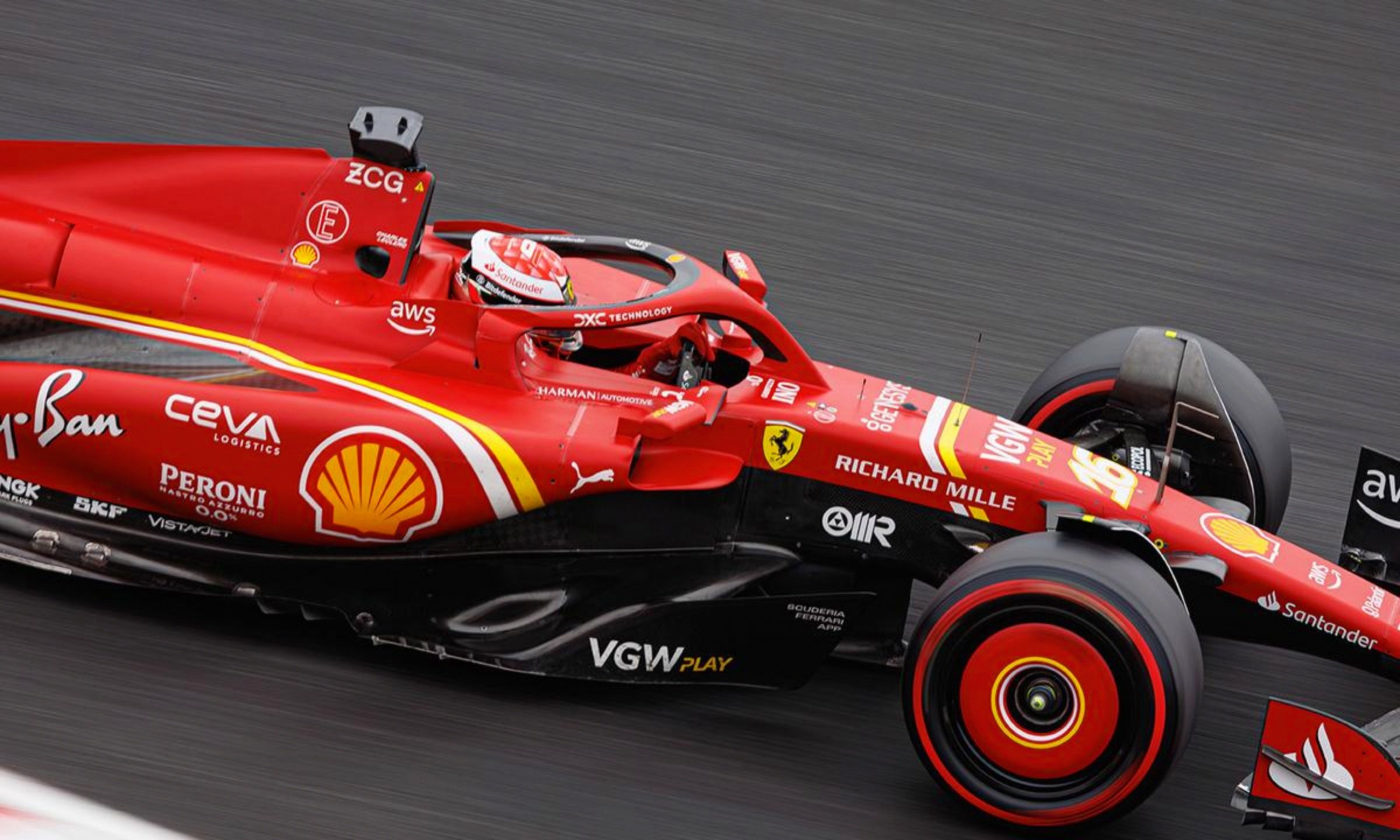 梅赛德斯翻盘迈凯伦，佩雷兹扛起全队