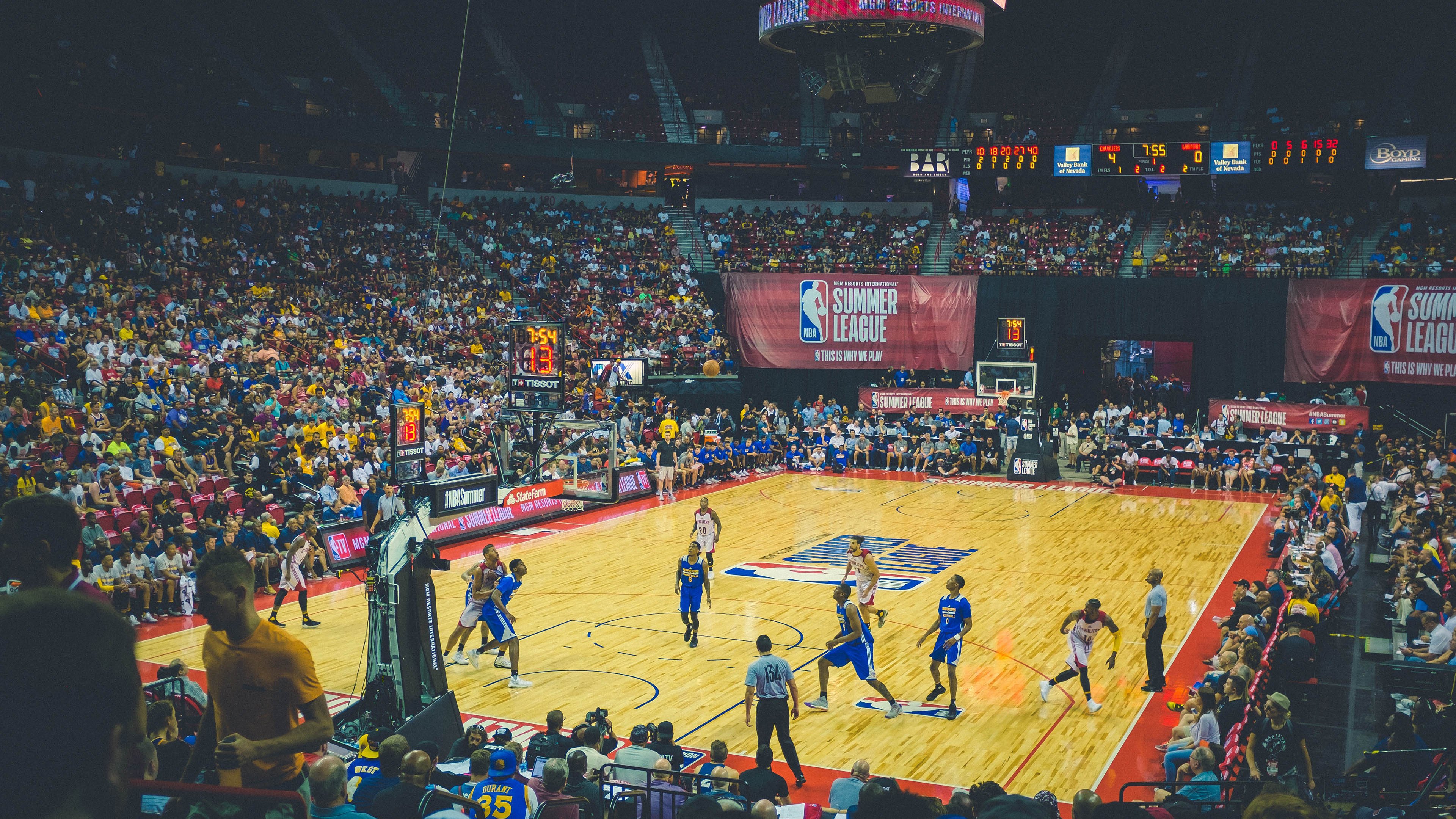 狼鹰之争,武切维奇攻防两端的统治性表演