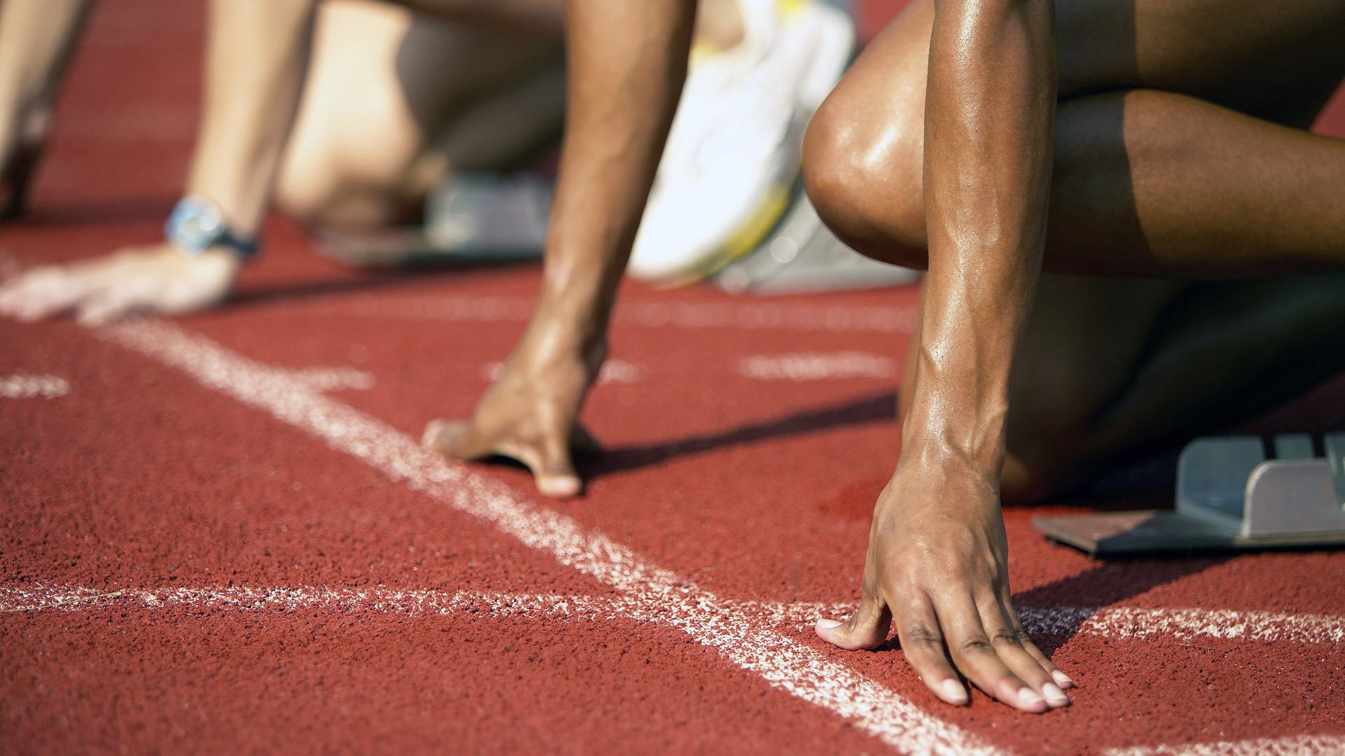 跃马失蹄,红牛独舞,维斯塔潘的绝对统治与法拉利的意外溃败