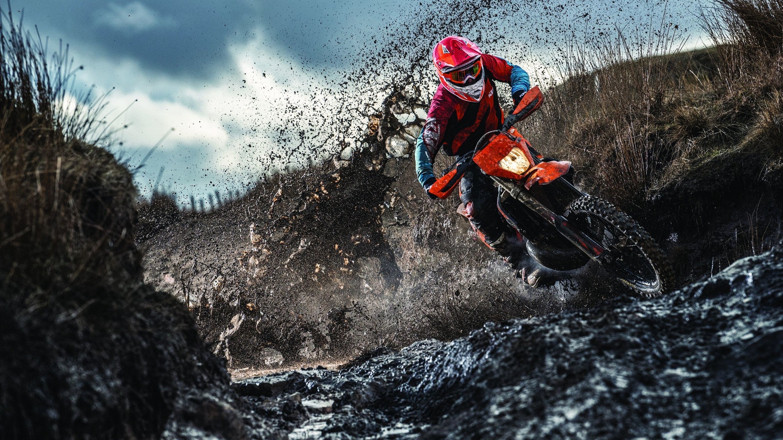 黄鸭组合火力全开,泰国队险胜丹麦队背后的战术博弈